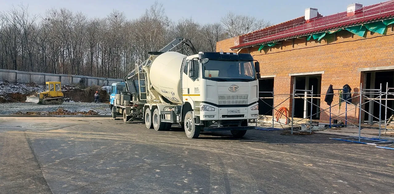 Автобетоносмеситель ДальБетонСервис на доставке бетона по Хабаровску