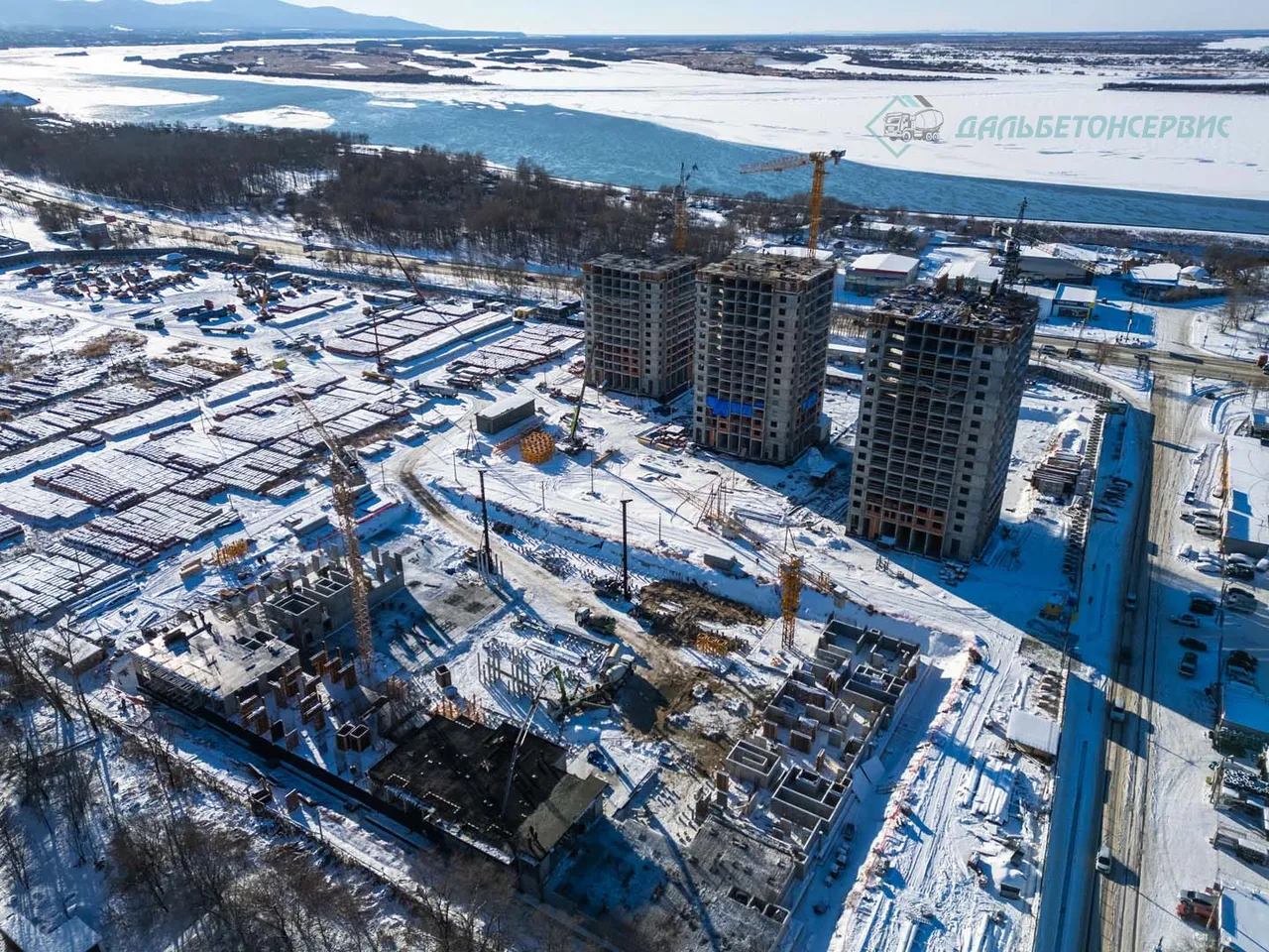 Укладка бетона на площадке объекта в Хабаровске